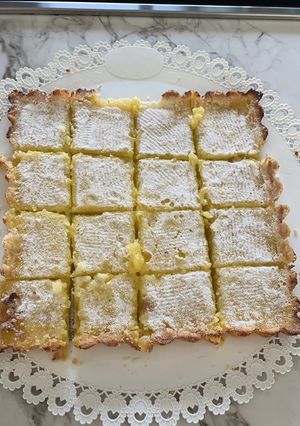 Una foto de Lemonies o cuadraditos de limón