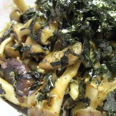 A picture of Stir-fried Mushrooms with Nori Seaweed and Bonito Flakes.