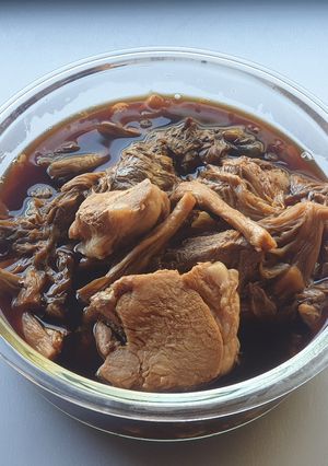 A picture of Muy choi steam mince pork and soup.