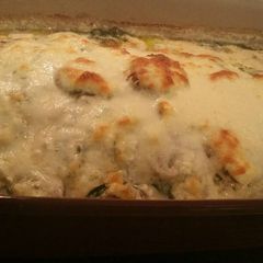 A picture of Chicken Spinach and Mushroom Bake.