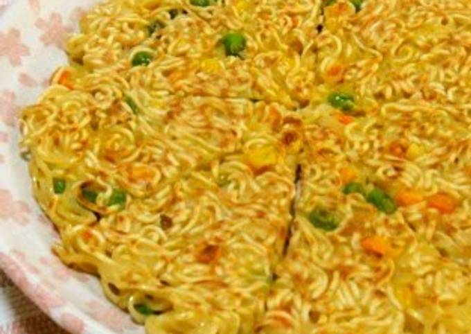 Instant Ramen Magic Omelette