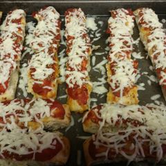 A picture of Pizza Breadsticks.