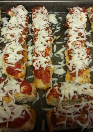 A picture of Pizza Breadsticks.
