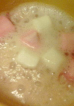 A picture of Strawberry Hot Chocolate yummy :ohyeaah.