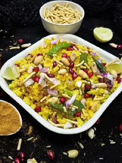 A picture of 15 minutes healthy breakfast Indori Poha.