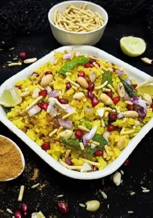 A picture of 15 minutes healthy breakfast Indori Poha.