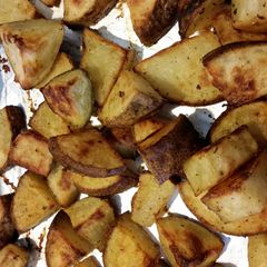 A picture of Ranch roasted potatoes.