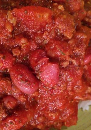 A picture of Crock pot chili.