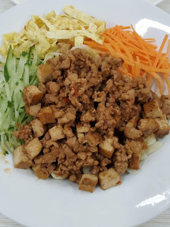 炸醬麵 的食譜成品照片