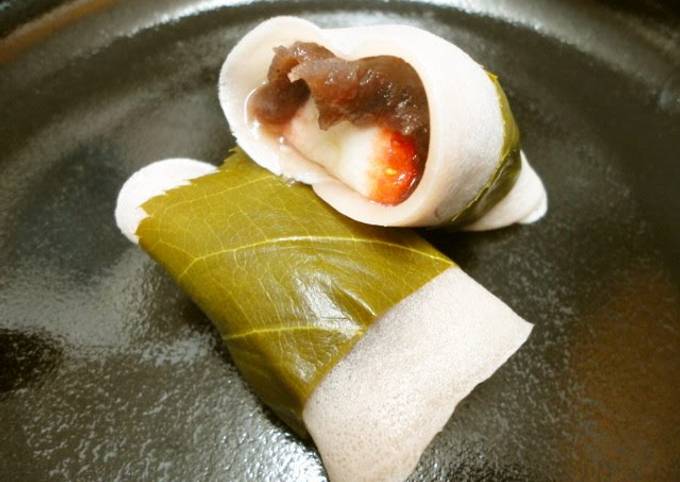 Recipe of Perfect Kanto-Style Sakura Mochi with Strawberries