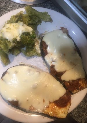 Una foto de Brócoli gratinado y berenjenas a la pizza