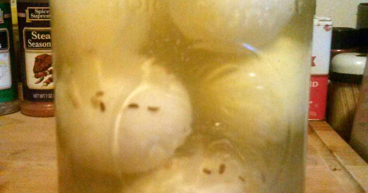 Amish Yellow Pickled Eggs Recipe by Carolyn Cookpad