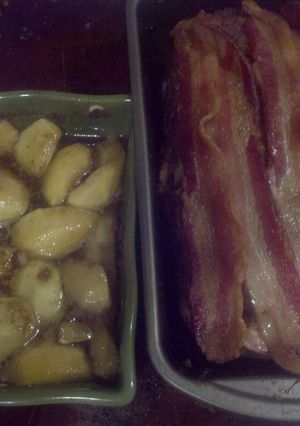 A picture of Bria's apple bacon meatloaf.