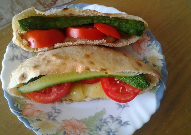 Steps to Make Super Quick Homemade Chicken sandwich with fresh veggies