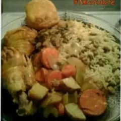 A picture of YMUSTUHATE my Jamaican curry chicken with rice & peas.