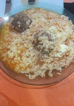 Una foto de Albóndigas con arroz