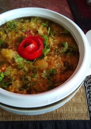 A picture of Mix vegetable masala khichdi.