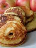 Oatmeal cottage cheese apple pancakes
