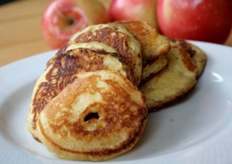 Simple Way to Prepare Quick Oatmeal cottage cheese apple pancakes