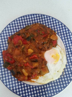 Una foto de Pisto con huevo frito (Olla Gm G)