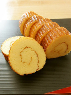 A picture of Beautifully Rolled Moist Date-maki (Rolled Fishcake Omelette).