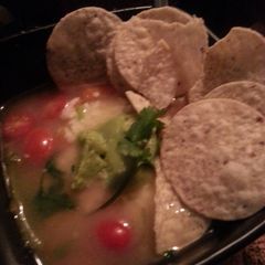 A picture of Caldo de pollo.