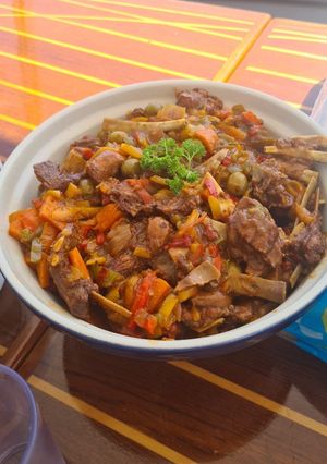 Una foto de Chivo guisado dominicano