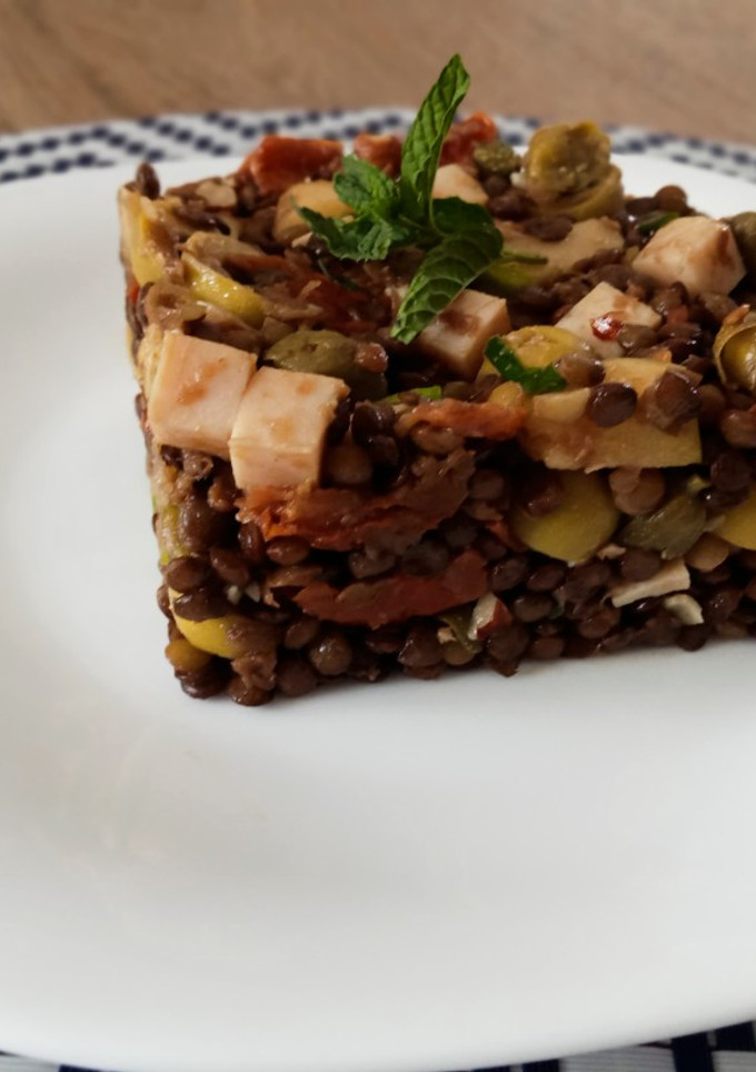 Una foto de Ensalada de lentejas con pavo y manzana