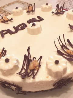 Foto di Cheesecake al cocco vestita a festa