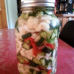 A picture of Ice Box Pickles.
