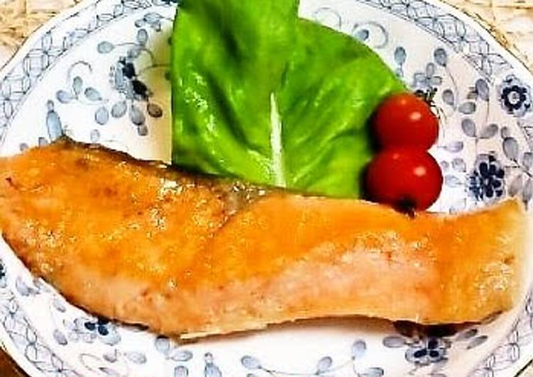 Recipe of Super Quick Homemade Home Staple Fresh Salmon (Autumn Salmon) in Meunière Sauce