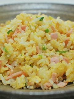A picture of Crumbly Fried Rice 5 Minutes in the Microwave.