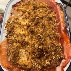 A picture of GF summer crumble 🤤.