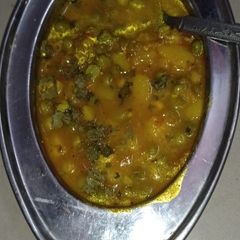 A picture of Aloo matar ki sabji.