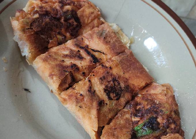 Ternyata begini loh! Resep termudah membuat Martabak telur kulit lumpia yang gurih