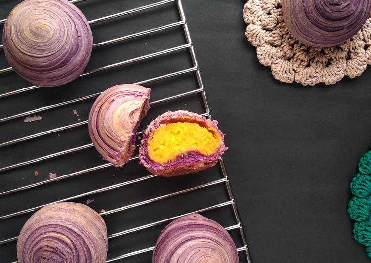 Ombre Spiral Mooncake