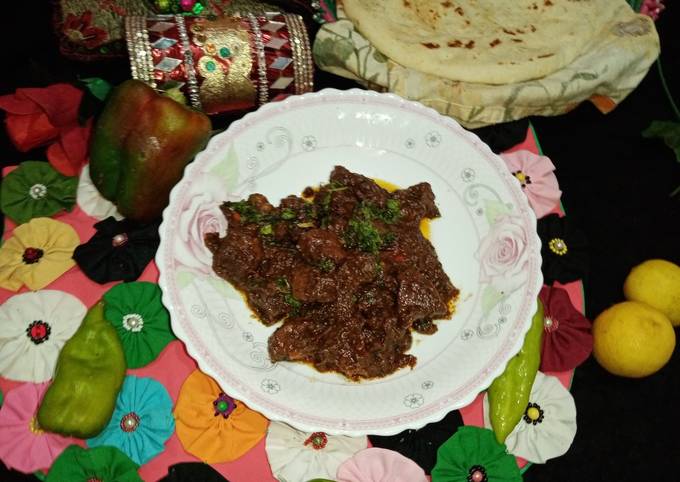 Spicy fry Kaleji mix in cooker