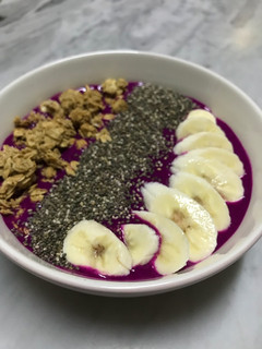 Foto resep Dragon Fruit and Banana Smoothie Bowl