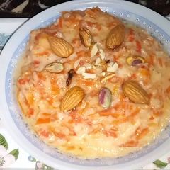 A picture of Gajrela ya gajar bhat😋.