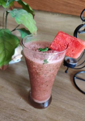 A picture of Watermelon mint summer drink.
