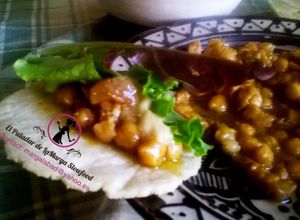 Una foto de Garbanzos con cansalada y tomatillo verde  Cocina de Aprovechamiento