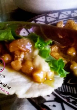 Una foto de Garbanzos con cansalada y tomatillo verde  Cocina de Aprovechamiento