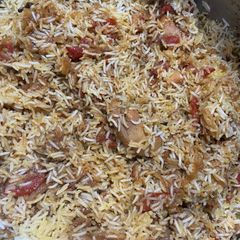 A picture of Dhuwan chicken biryani.