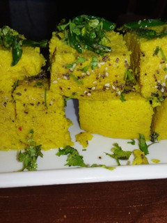 ढोकला (dhokla recipe in Hindi) रेसिपी मुख्य फोटो