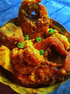 ফুলকপি দিয়ে ভেটকি মাছের ঝোল (foolkpoi diye bhetki macher jhol recipe in Bengali) রেসিপির প্রধান ছবি