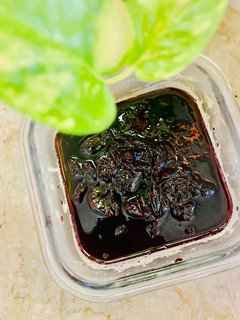 A picture of Sweet Cherry sauce.