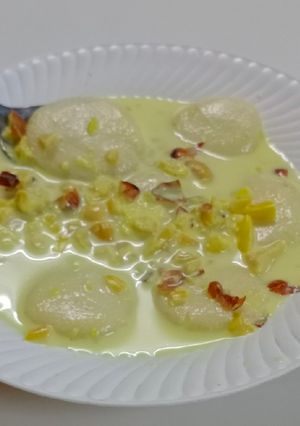 A picture of Ras malai.