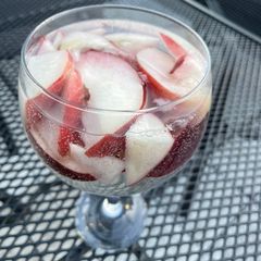 A picture of Simple Peach Cocktail.