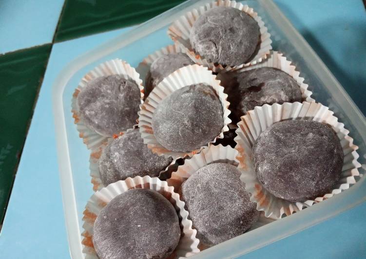 Langkah membuat Mochi Ketan Hitam Isi Kacang legit