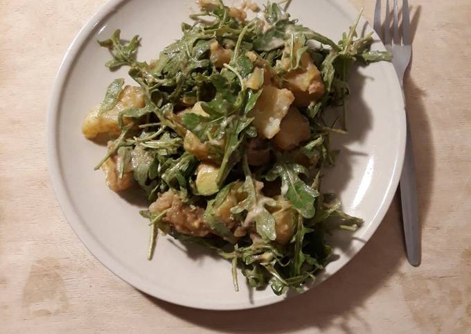 Kartoffelsalat mit Rucola und Avocado